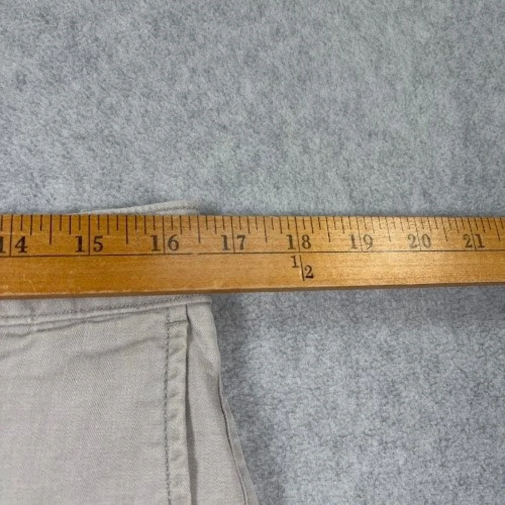 Banana Republic chino yet